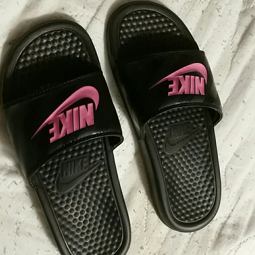 Nike slip ons